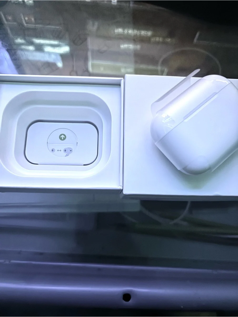 Apple White True Wireless Earbuds with Silicone Tips